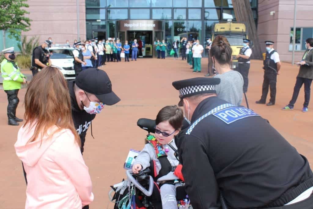 Hari gets guard of honour as he leaves Alder Hey