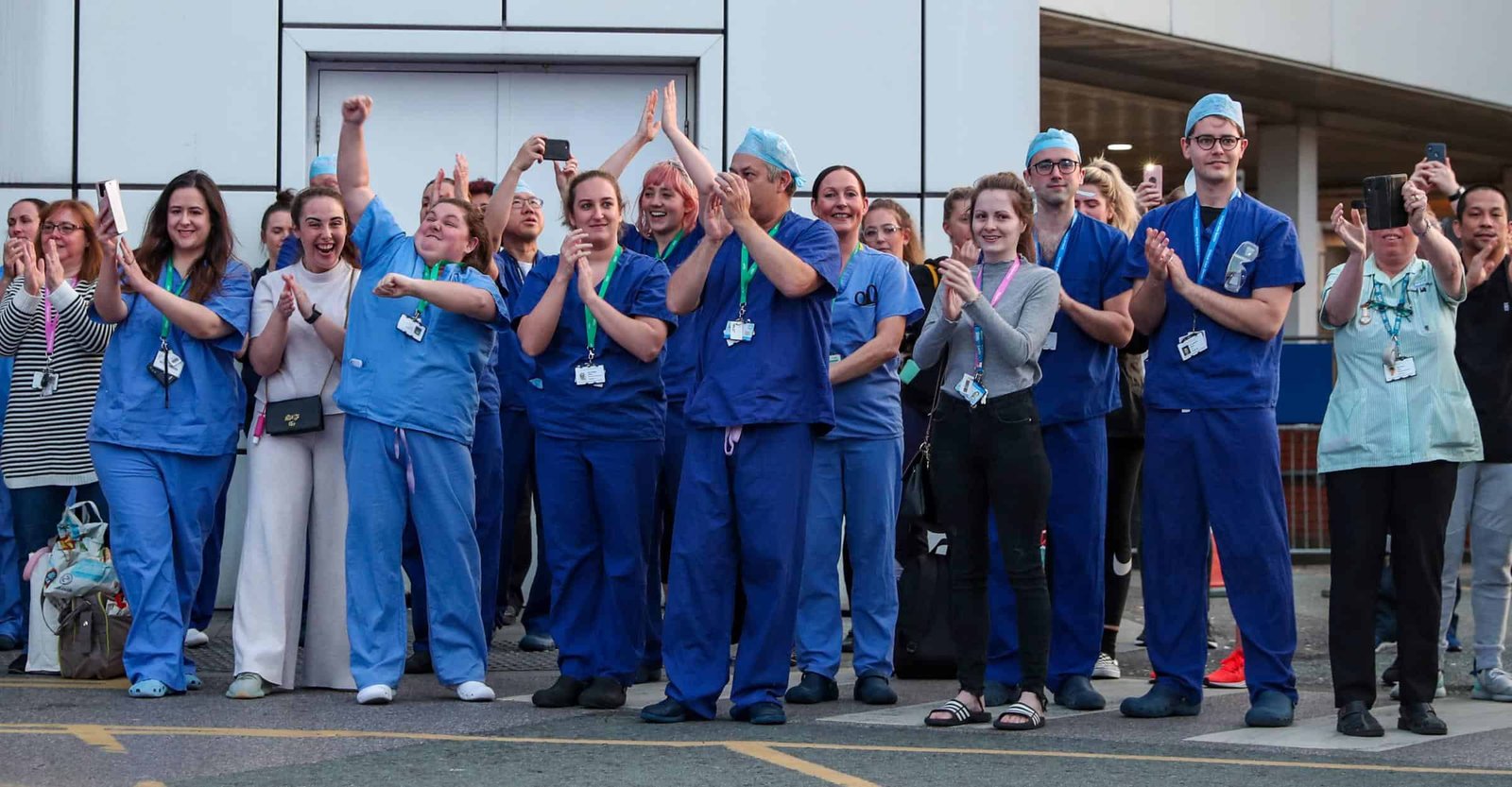 Clap for Carers returns as Clap for Heroes
