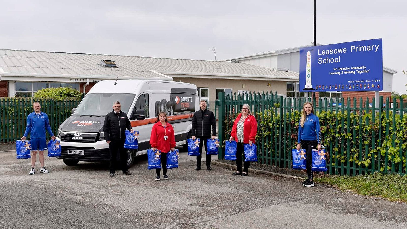 EitC team up with Davanti Tyres to help Tackle School Uniform Poverty