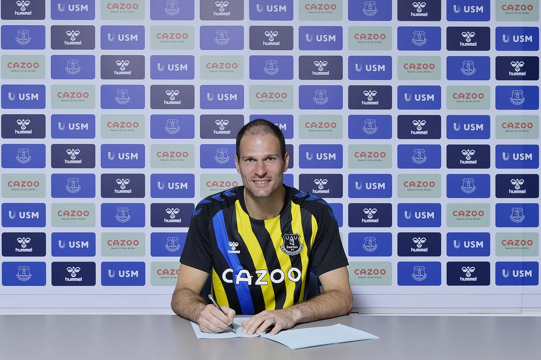 Asmir Begovic signs for Everton and wants to compete with Jordan Pickford