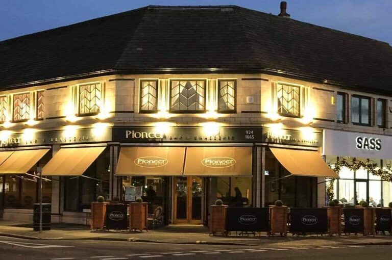 Pioneer Bar Brasserie Crosby 6 768x510