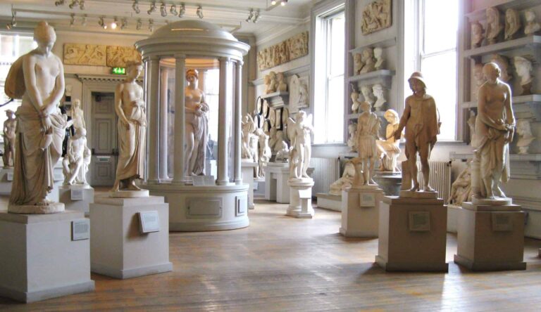 walkerartgallery 8 768x444