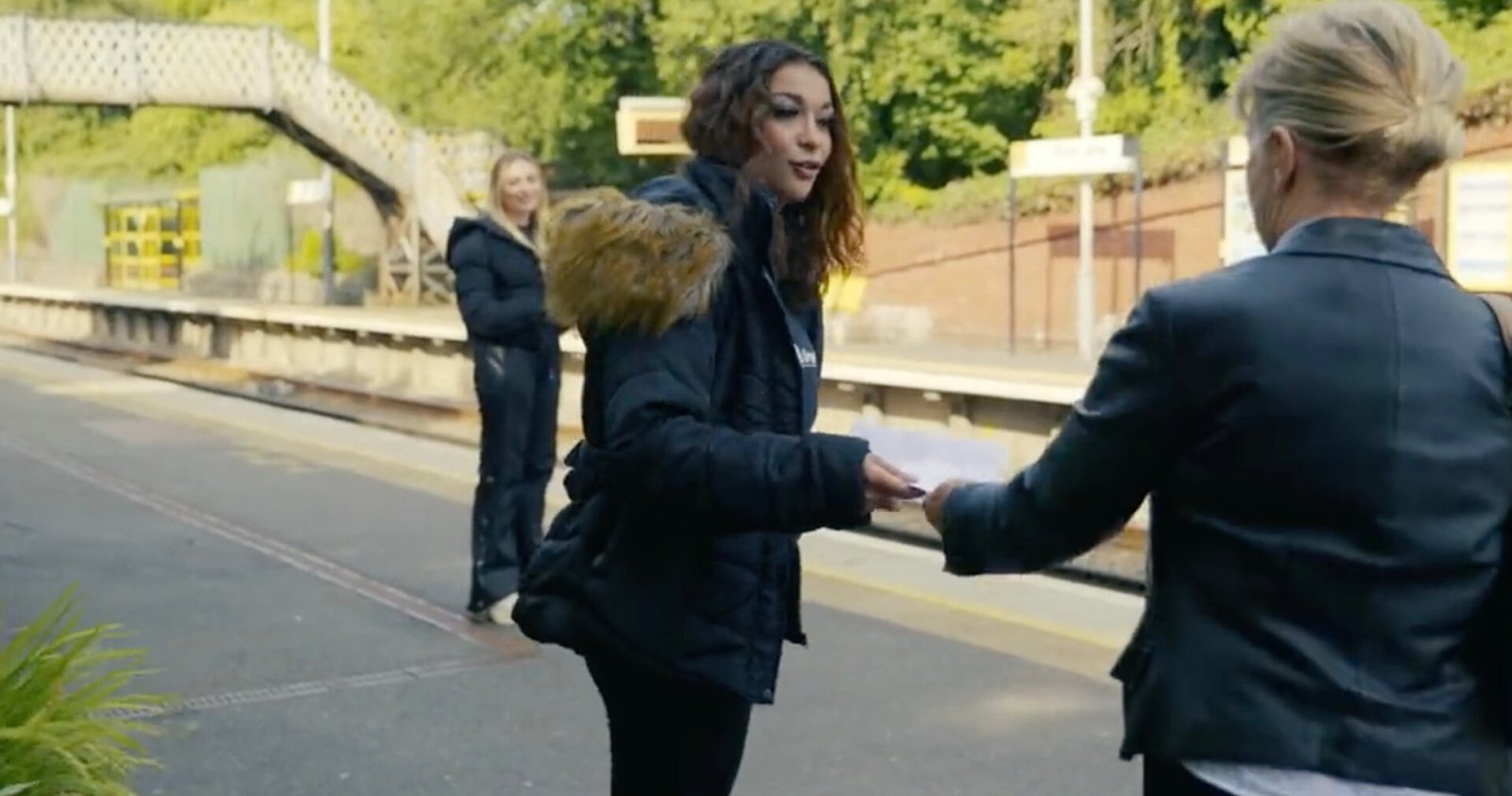 Merseyrail to give away thousands of free gifts