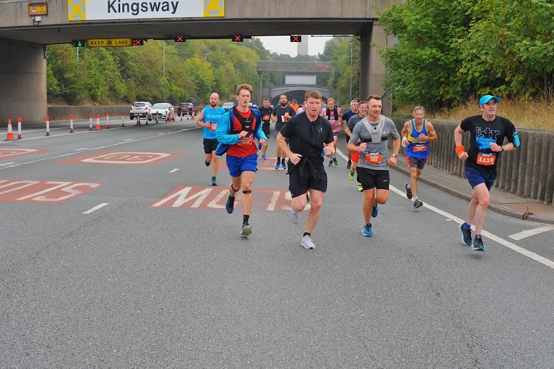 Mersey Tunnel 10K runners pay tribute to Queen Elizabeth II