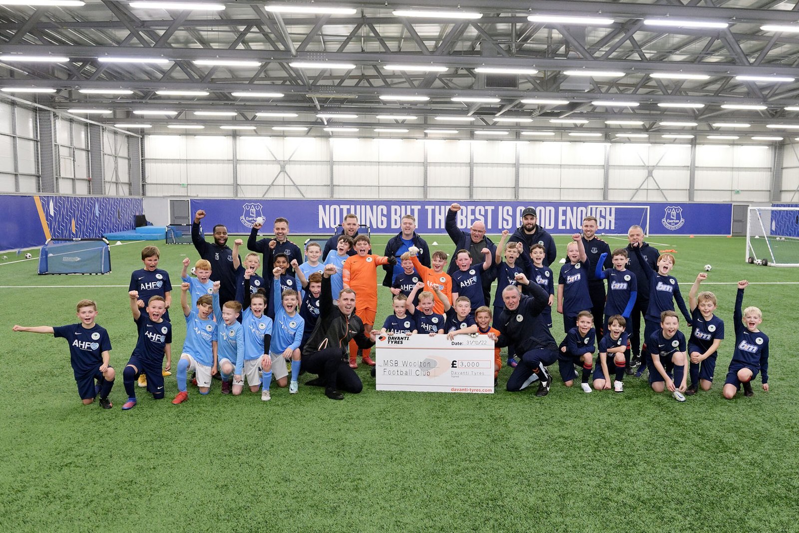 Everton and Davanti Tyres join forces to help local grassroots football club