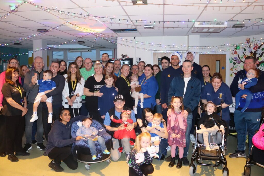 Everton FC make festive trip to Children’s Hospices