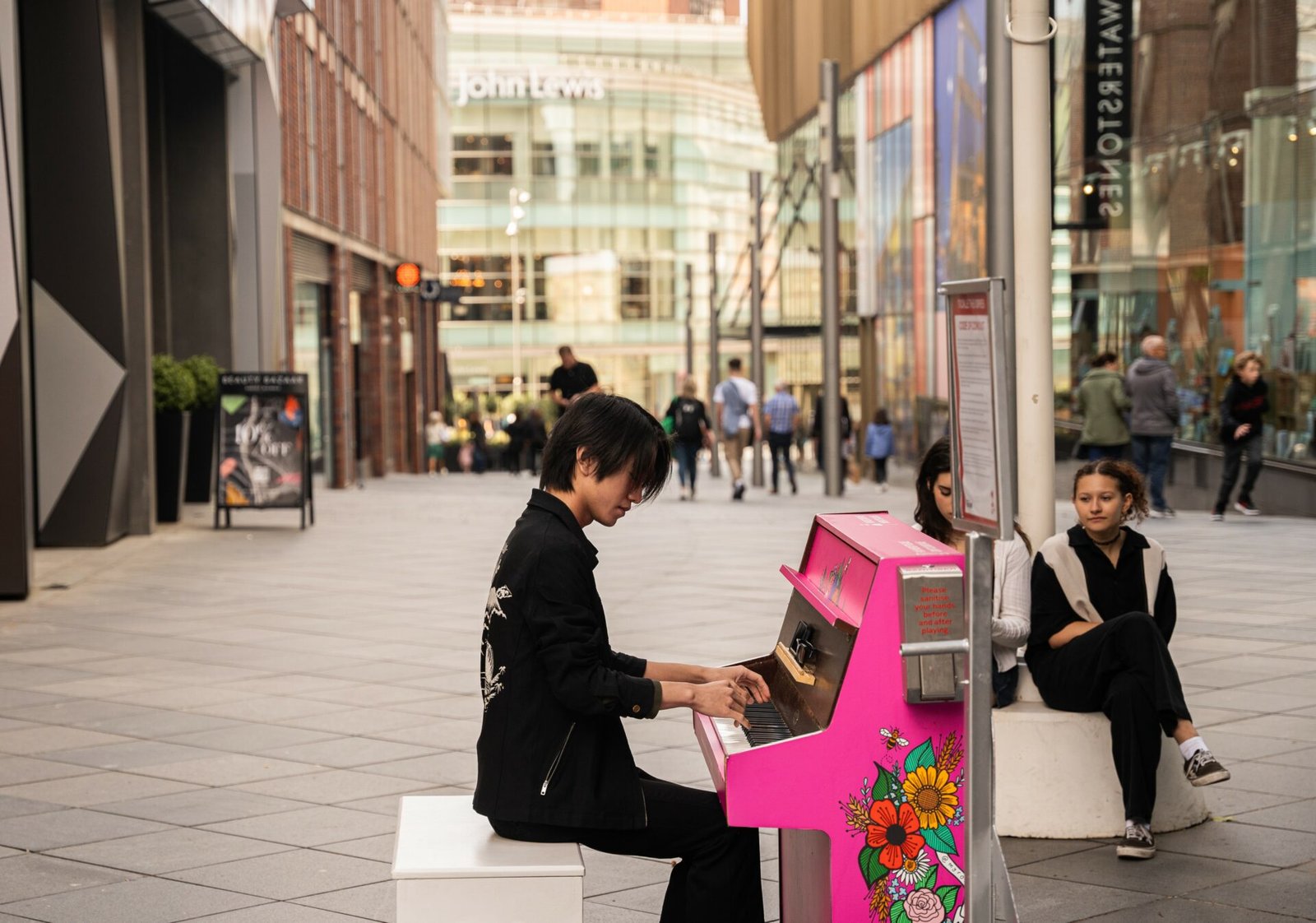 Liverpool ONE to celebrate Taylor Swift and other music legends