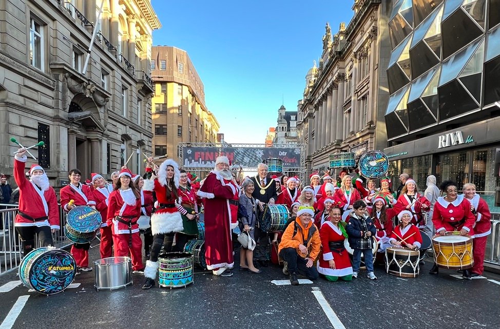 Biggest Santa Dash in Liverpool for a decade smashes 8,500 entries