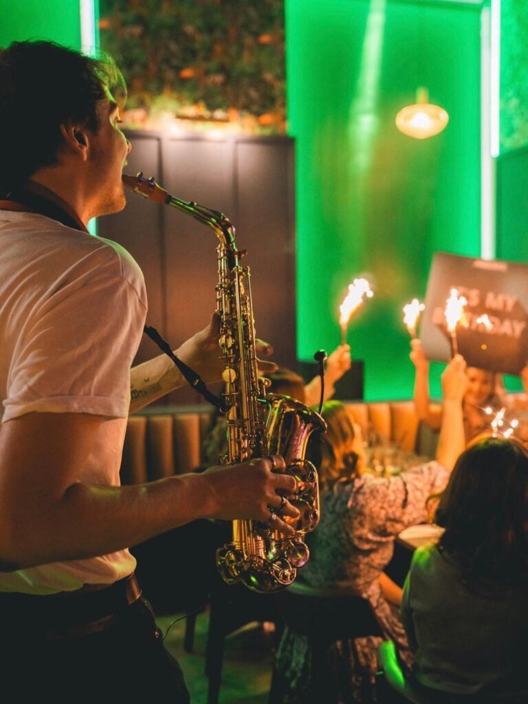 Mason's celebrates 75,000 bookings with new menu launch