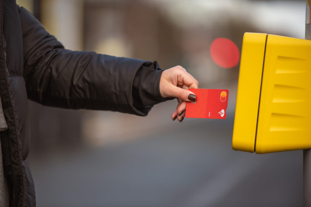 Contactless Payments Set to Launch on Merseyrail in Smart Ticketing Pilot