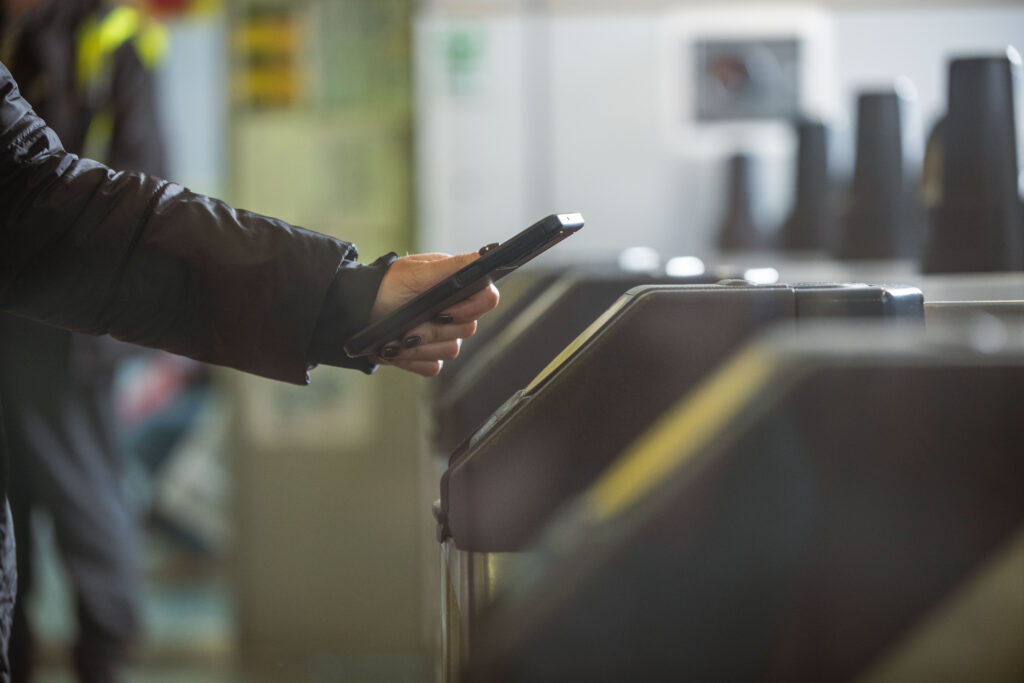 Contactless Payments Set to Launch on Merseyrail in Smart Ticketing Pilot