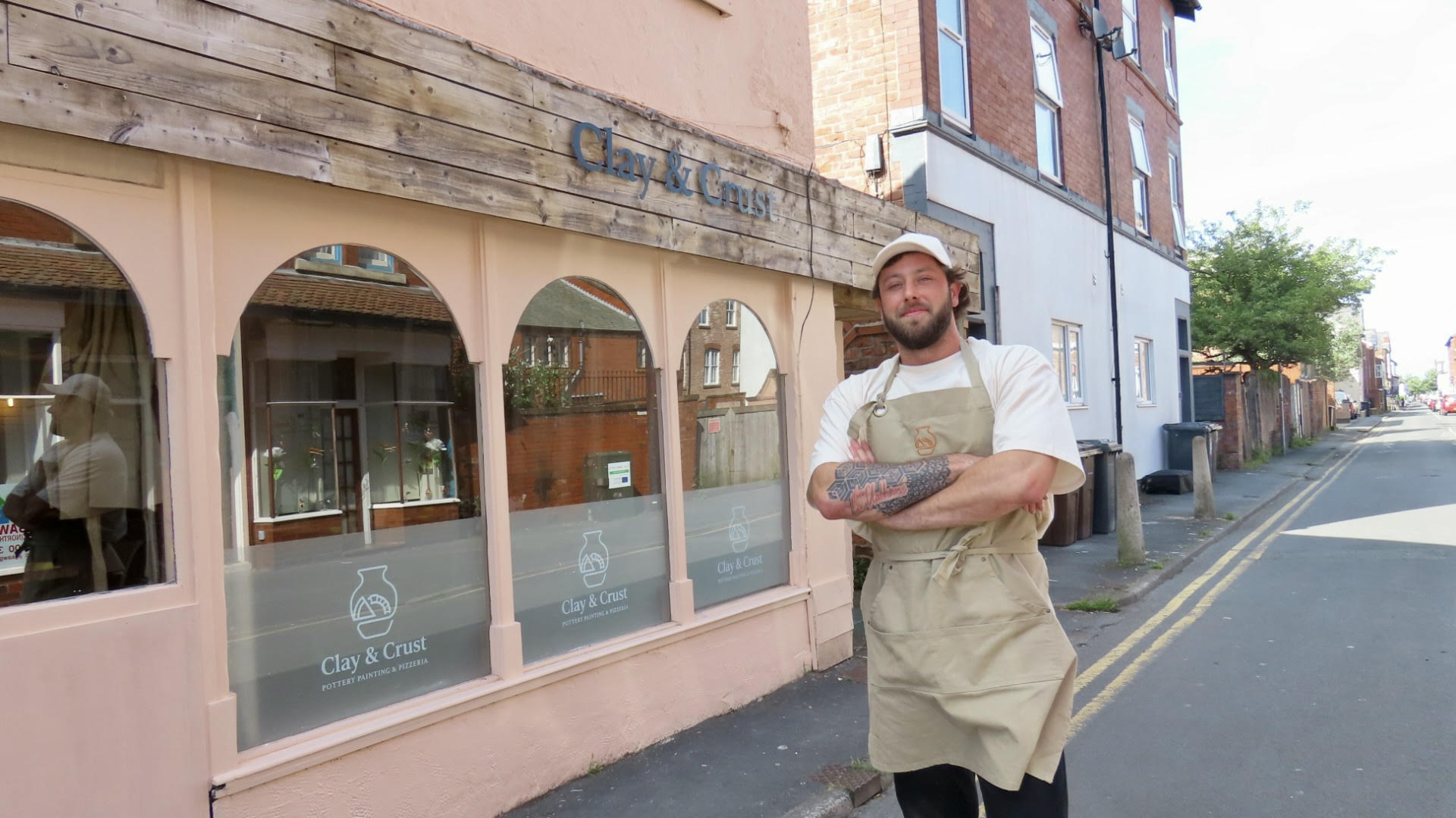 Southport's First Pottery Painting and Pizza Parlour Clay & Crust Opens on Stanley Street