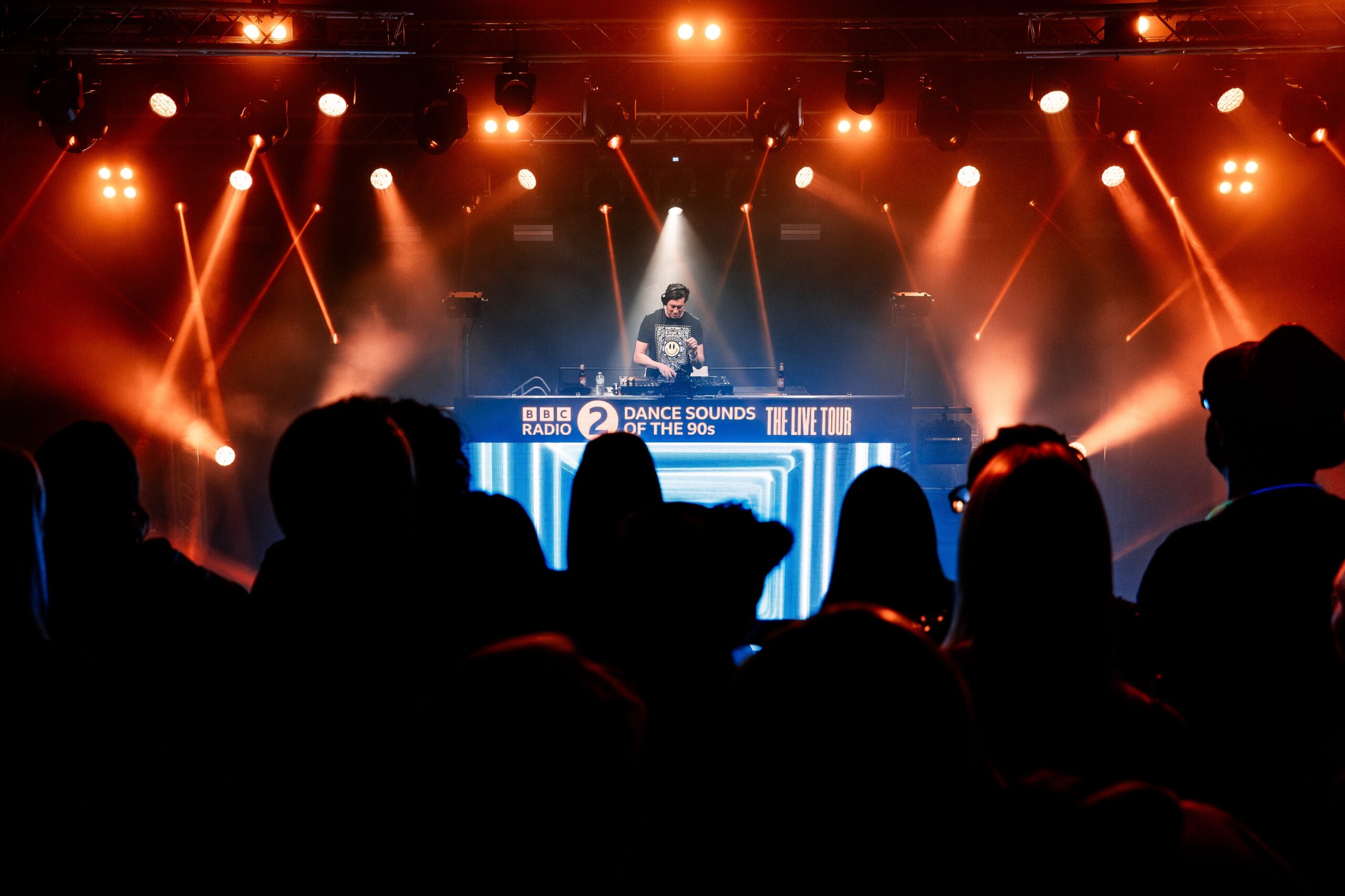 Vernon Kay promises ‘the ultimate throwback night out’ with Dance Sounds of the 90s live tour