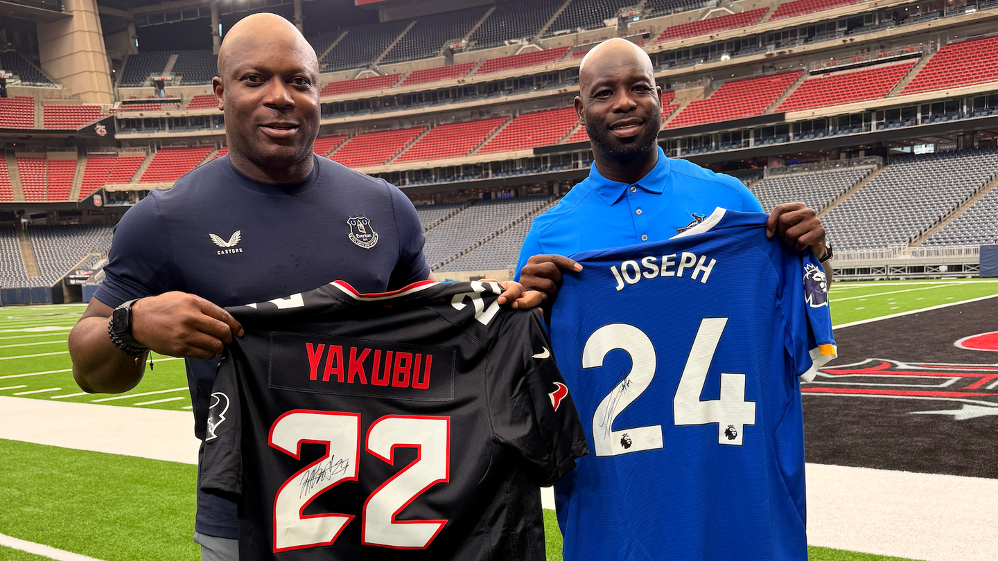 Everton legend Yakubu joins 450 Blues for Houston watch party as Toffees start season with win