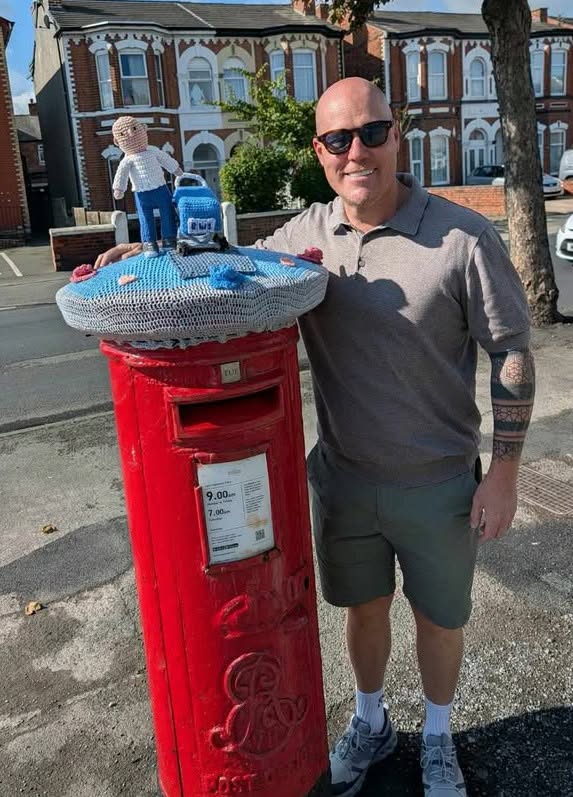 Southport postbox topper honours ‘Bus Walker’ who raised £31,000 for food banks